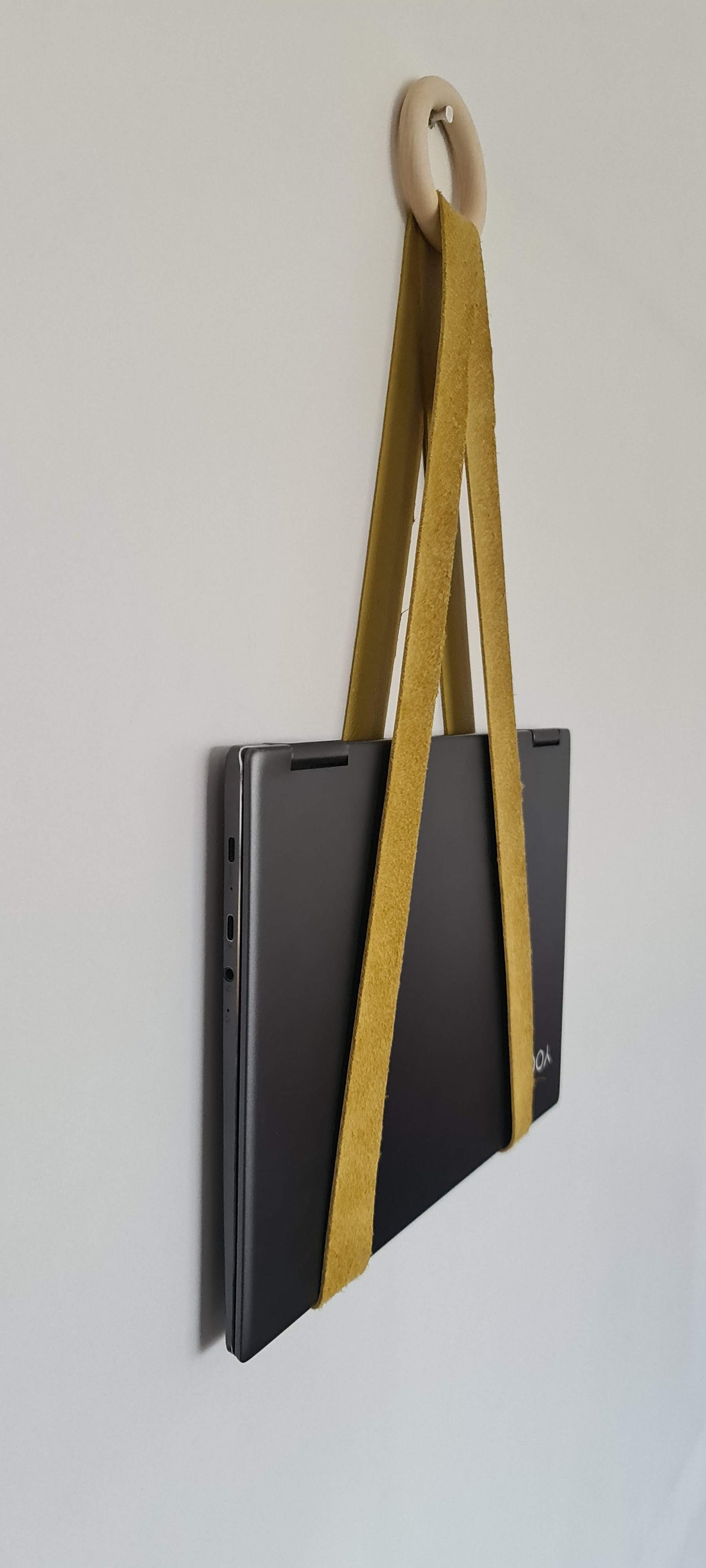 Minimalist shelf