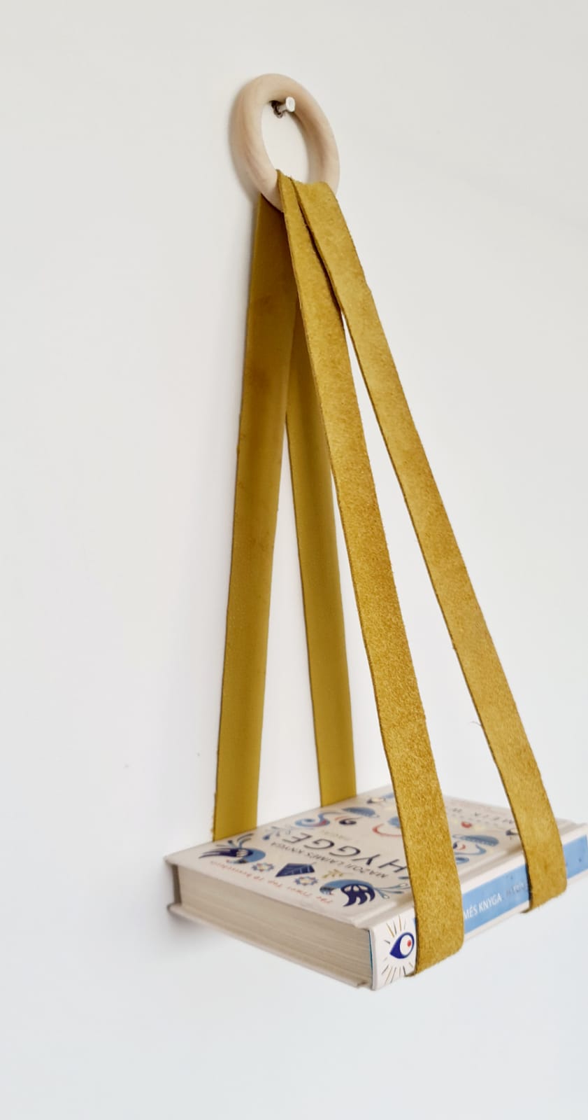 Minimalist shelf